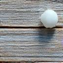 Nærstudie av resirkulert kysttre med vakker struktur og patina.