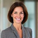 Portrett av sjefsdesigner, fokusert og vennlig.